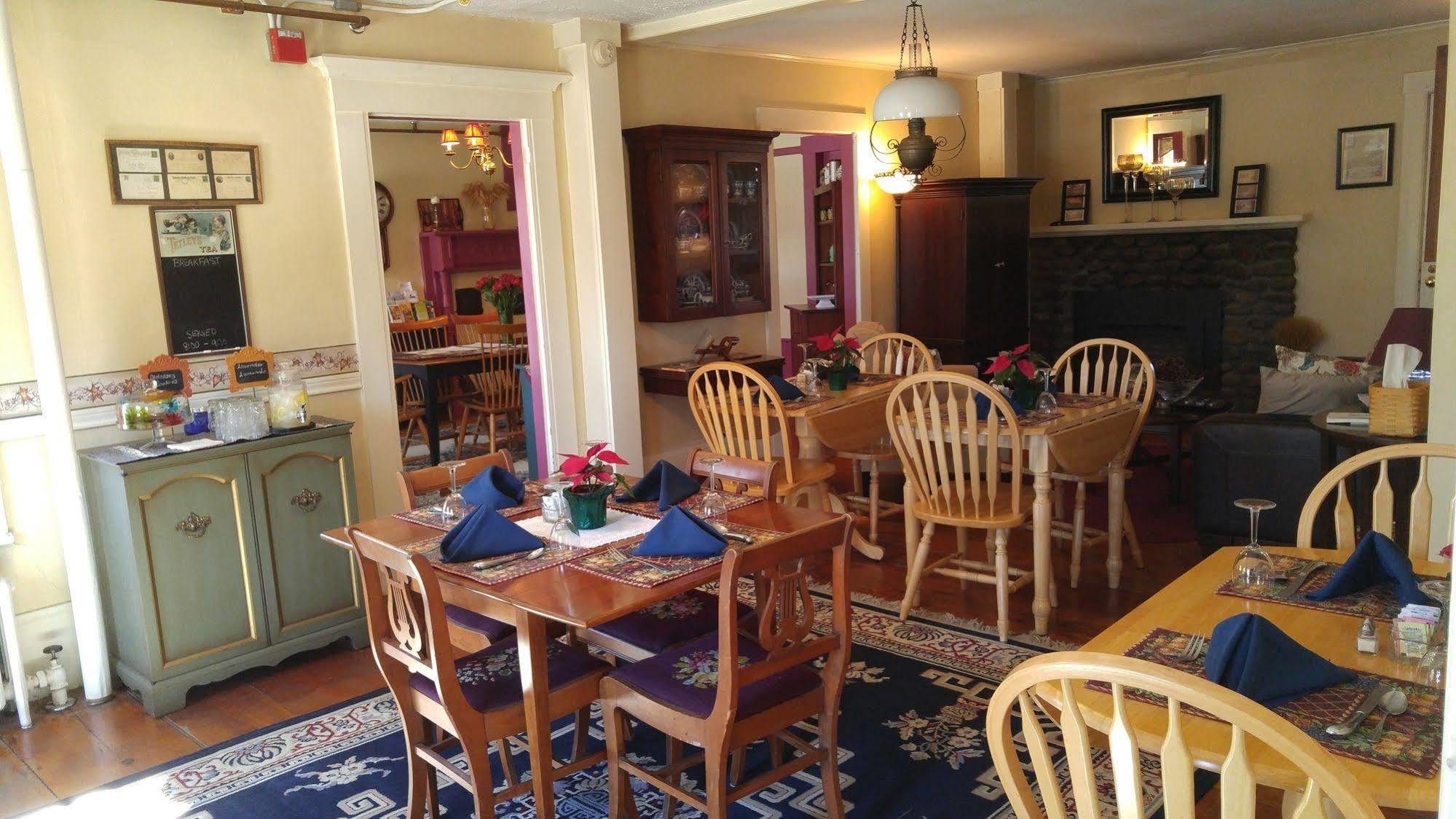 Benjamin Prescott Inn Jaffrey Exterior foto